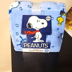 Peanuts travel throw blanket 45 in x 55 in